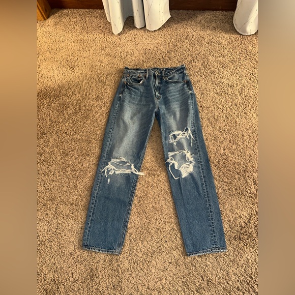 AE Ripped '90s Boyfriend Jean - Picture 15 of 15